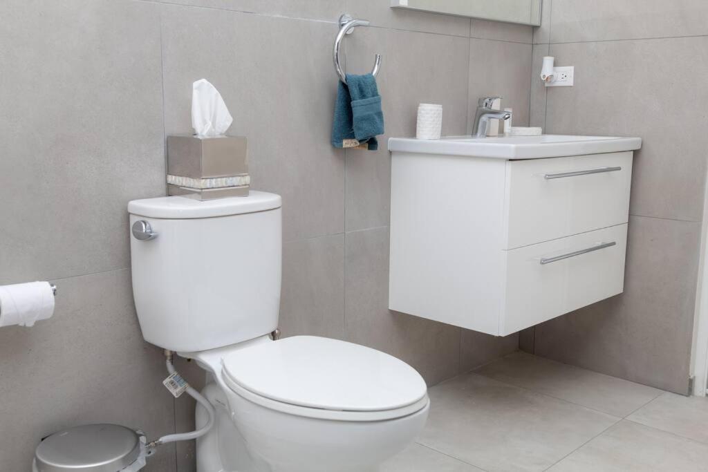New! Cozy 1 Bedroom Condo- Gold Coast, Noord Aruba Palm Beach Exteriör bild
