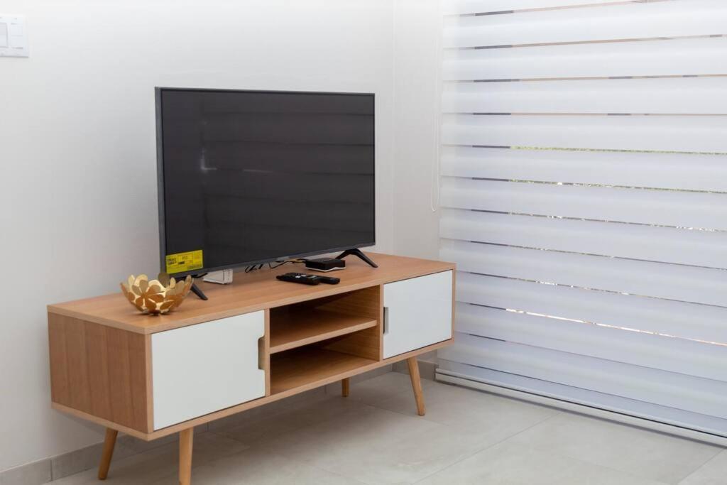 New! Cozy 1 Bedroom Condo- Gold Coast, Noord Aruba Palm Beach Exteriör bild