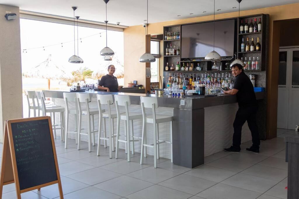 New! Cozy 1 Bedroom Condo- Gold Coast, Noord Aruba Palm Beach Exteriör bild