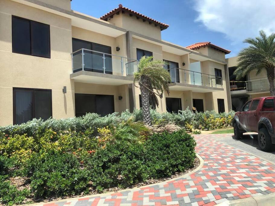 New! Cozy 1 Bedroom Condo- Gold Coast, Noord Aruba Palm Beach Exteriör bild