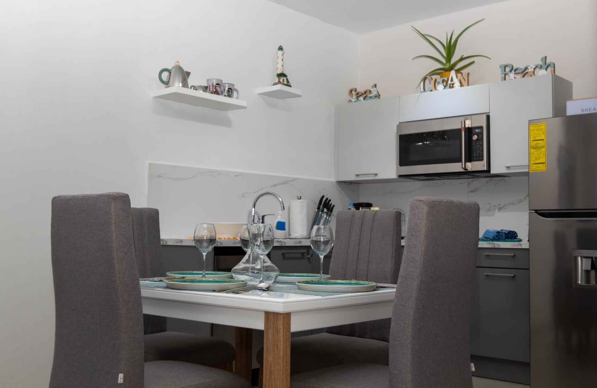 New! Cozy 1 Bedroom Condo- Gold Coast, Noord Aruba Palm Beach Exteriör bild